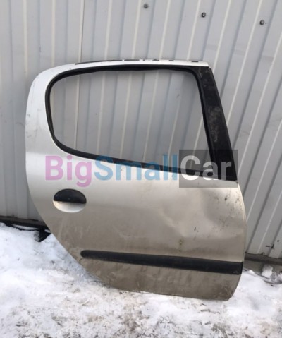 Задняя правая дверь Peugeot 206 1.4 - купить Александровке